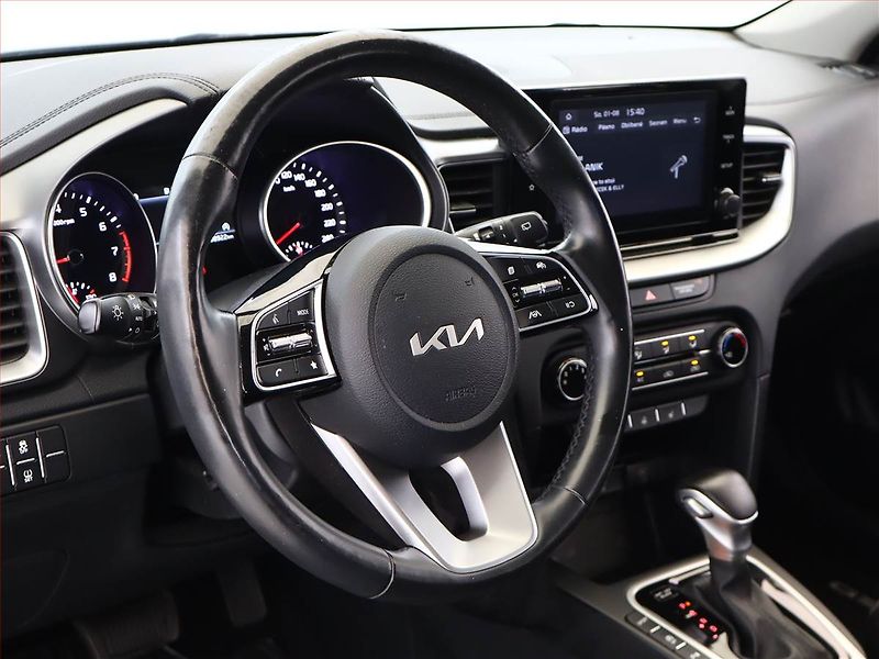 Kia Ceed (2023) 1.5 T-GDI, Automat, ČR,1.maj - fotka 18 z 18