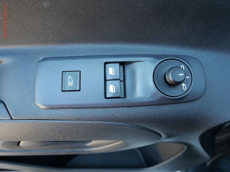 Citroën Berlingo (2022) 1.5HDi, ČR, AC, tempo, park - fotka 10 z 17