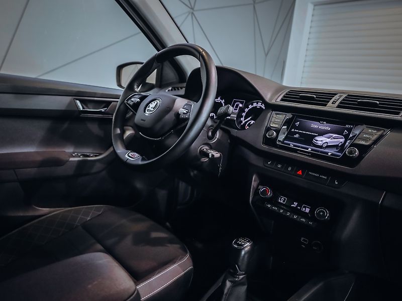Škoda Fabia 1.0 TSI 70 kW Ambition Tour - fotka 18 z 28