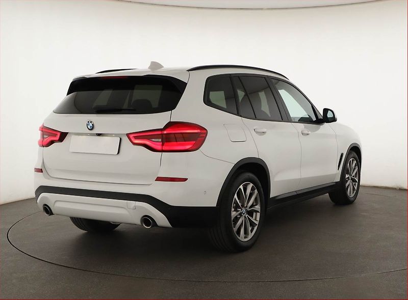 BMW X3 (2019) xLine xDrive20i - fotka 5 z 21