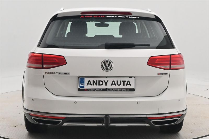Volkswagen Passat 2,0 TDI 140kW DSG Alltrack 4Mo - fotka 6 z 32
