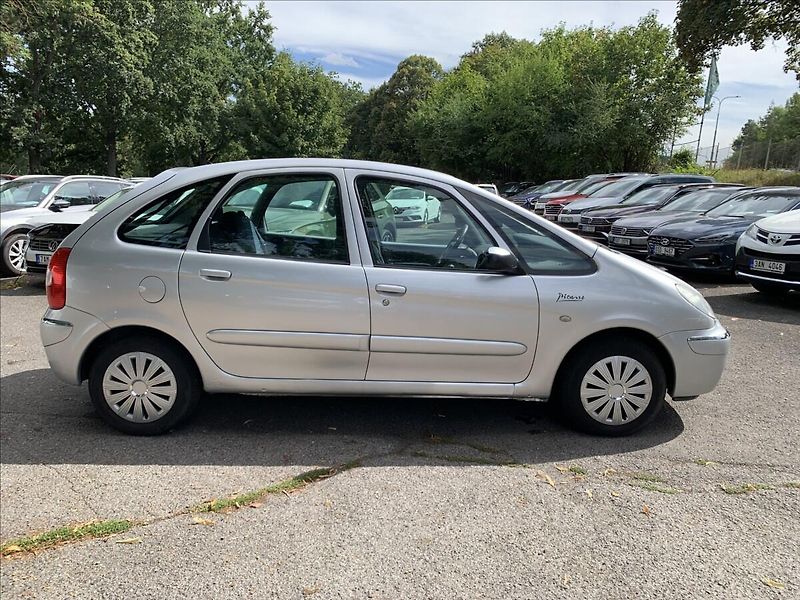 Citroën Xsara Picasso 1,6 i - fotka 4 z 17