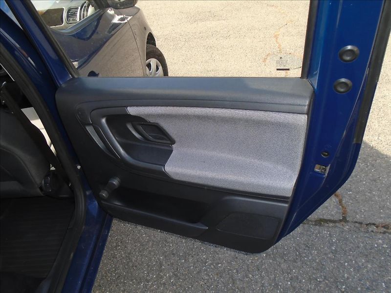 Škoda Roomster 1,4 - fotka 16 z 25
