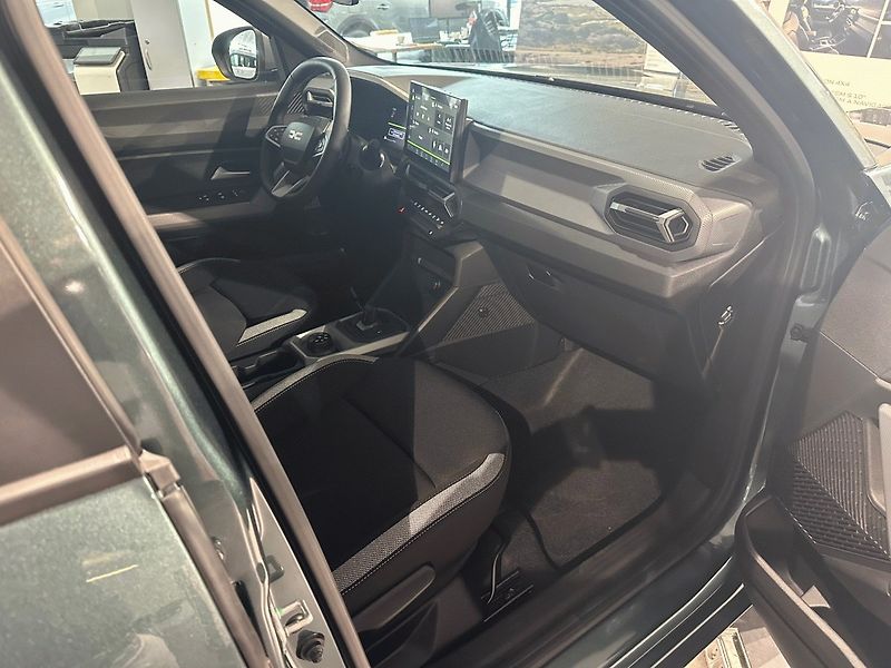 Dacia Duster (2026) journey hybrid-G 150 4x4 - Ost - fotka 6 z 14