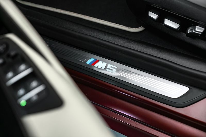BMW M5 First Edition 1/400 - fotka 21 z 26