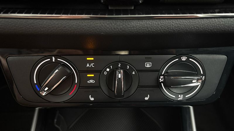 Škoda Fabia 1.0 TSI Style - fotka 13 z 23