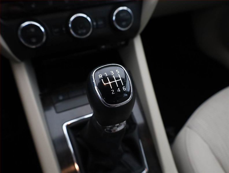 Škoda Octavia (2013) Elegance 2.0 TDI, Serv.kniha - fotka 13 z 14