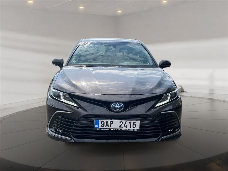 Toyota Camry 2,5 Hybrid Prestige AT - fotka 2 z 11