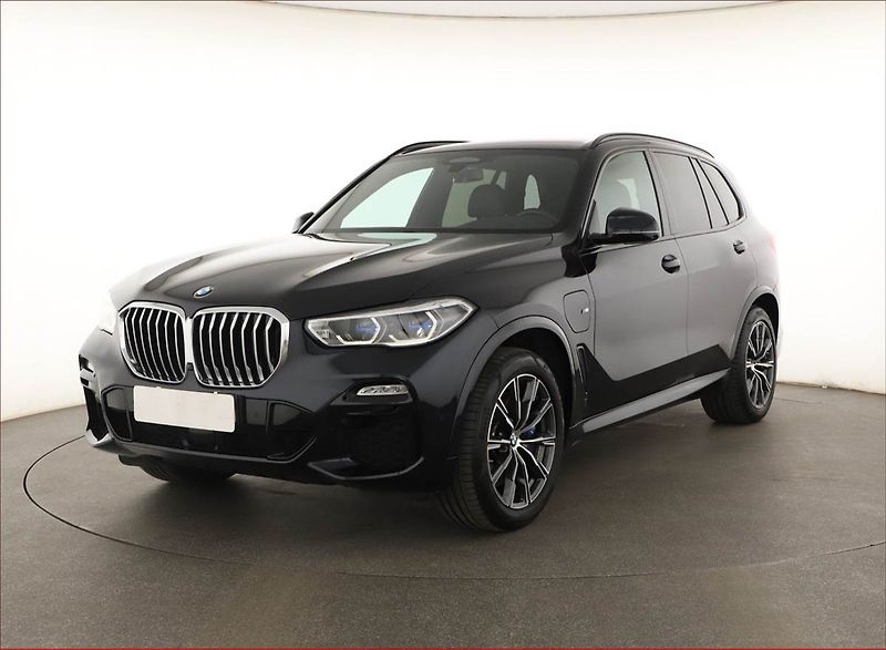BMW X5 (2021) xDrive45e iPerf. - fotka 2 z 20