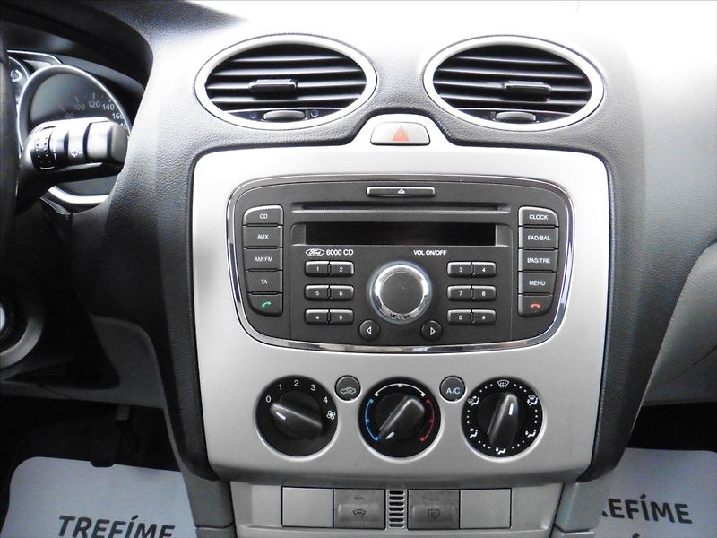 Ford Focus 1,6 TDCi Tournier - fotka 8 z 18