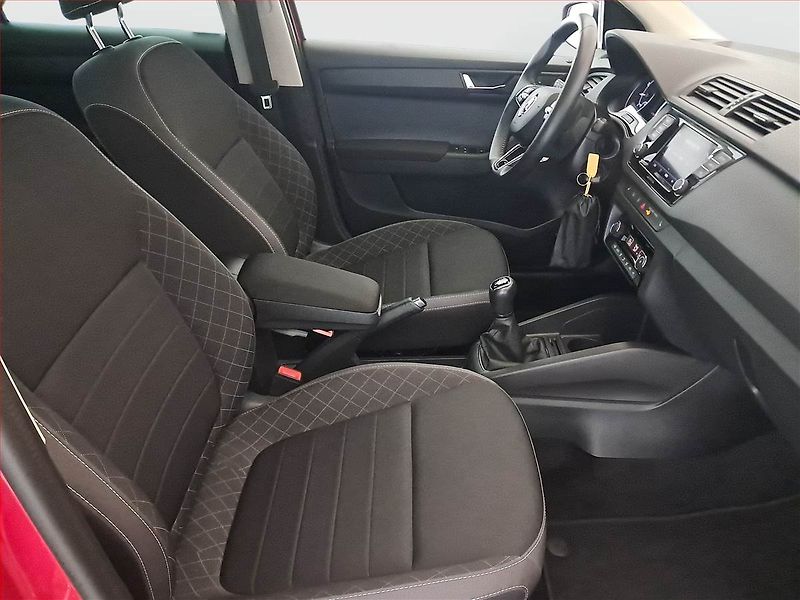 Škoda Fabia (2022) Style 1.0 TSI, Tempomat - fotka 9 z 19