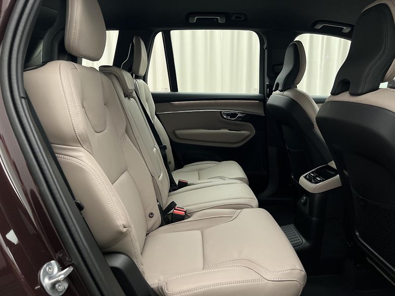 Volvo XC90 (2026) T8 AWD PLUS BRIGHT - fotka 26 z 47