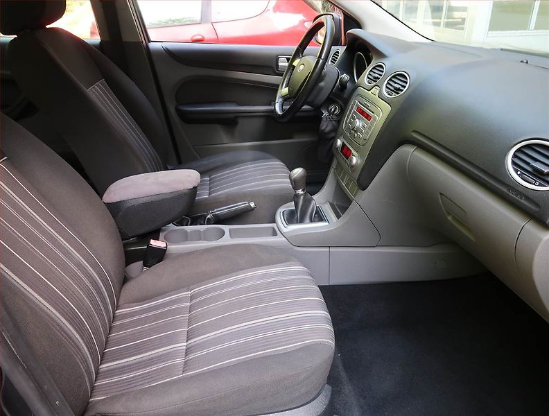 Ford Focus (2008) 1.6 16V, po STK - fotka 9 z 17