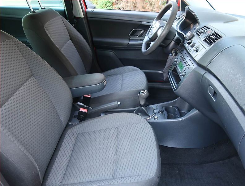 Škoda Fabia (2012) 1.2 TSI, po STK, oblíbený vůz - fotka 9 z 17