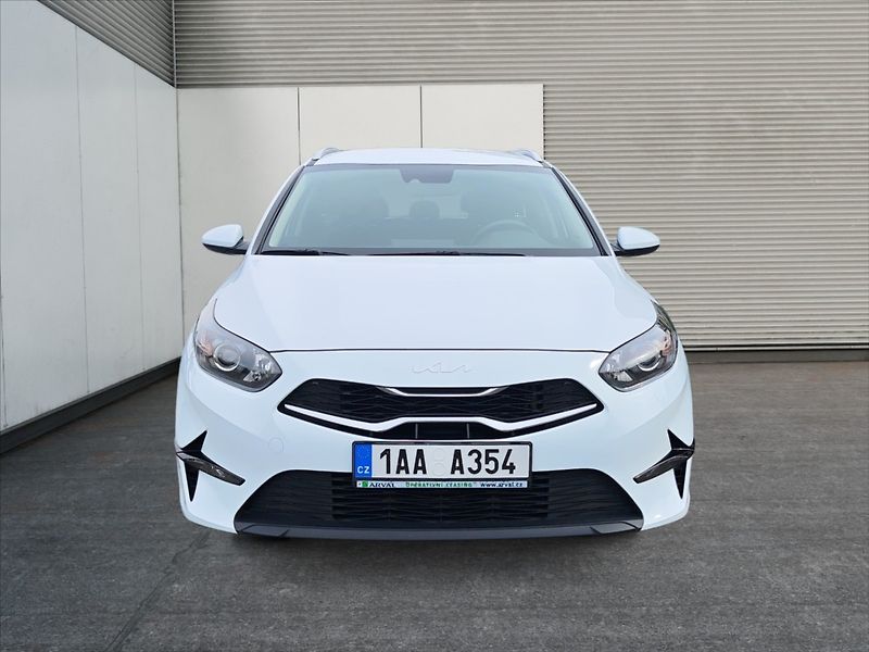 Kia Ceed 1,0 TGDI Spin - fotka 3 z 11