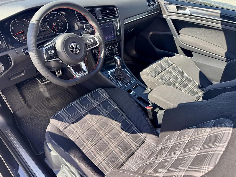 Volkswagen Golf (2013) 2.0 TDI GTD AUTOMAT PANORAMA - fotka 10 z 22