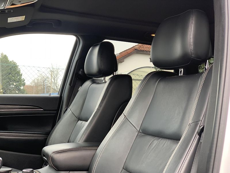 Jeep Grand Cherokee 3.0CRD LIMITED NAVI KAMERA  - fotka 10 z 52