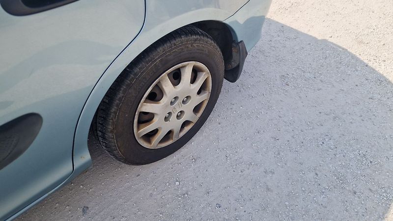 Honda Civic 1,4 16 V - fotka 9 z 11