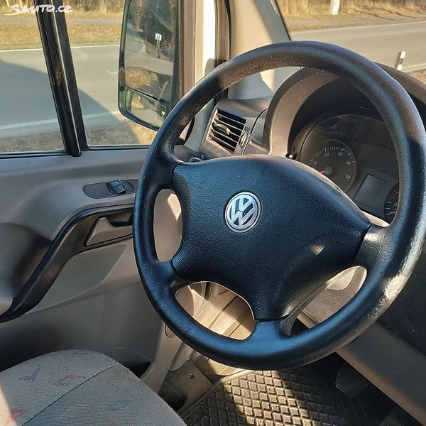 Volkswagen Crafter 7MÍST,KRÁSNÝ,SERVIS,DLOUHÝ3,5M - fotka 11 z 23