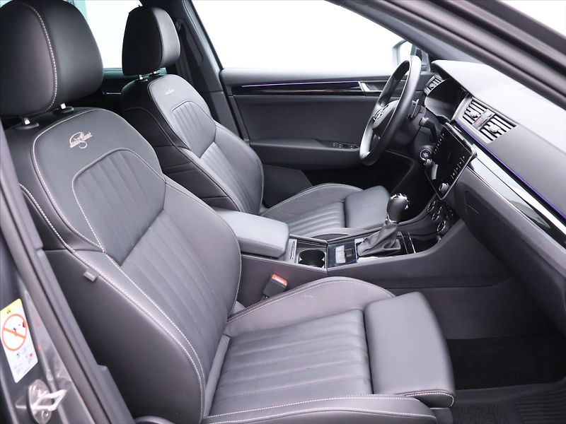 Škoda Superb 2,0 TDI 147kW CZ 4x4 L&K DSG D - fotka 15 z 52