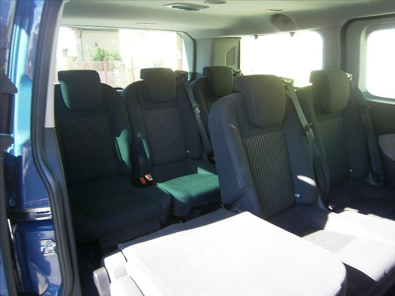Ford Tourneo Custom 2,2 TDCi  TITANIUM - fotka 10 z 23