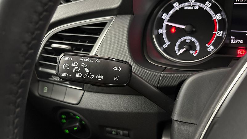 Škoda Fabia 1.0 TSI Ambition Combi - fotka 14 z 24