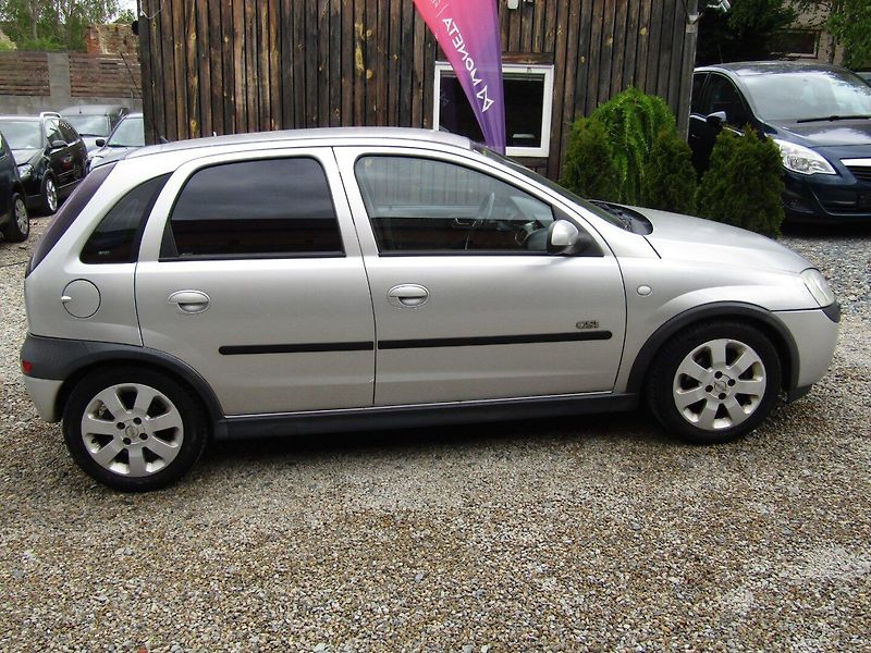 Opel Corsa (2002) GSi 1.8 16VC 92kW - fotka 9 z 38