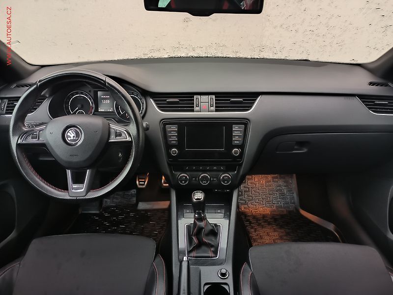 Škoda Octavia (2014) 2.0 TDi, Bixen, navi, park - fotka 8 z 21