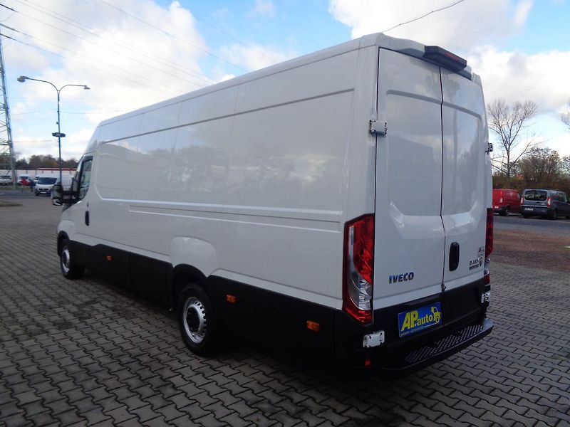 Iveco Daily 2,3 HPT  MAXI AUTOMAT KLIMA - fotka 13 z 32