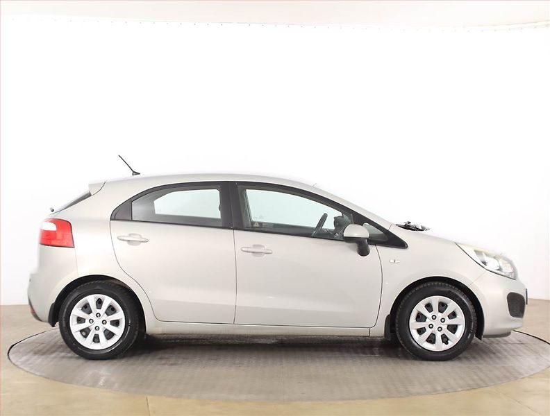 Kia Rio (2012) 1.25 CVVT, Serv.kniha - fotka 6 z 14