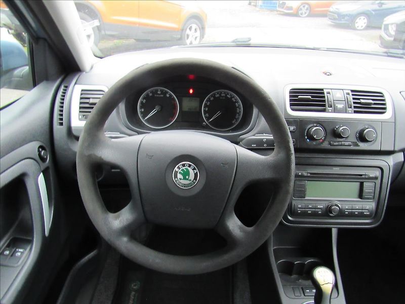 Škoda Fabia 1,6 i 77kW Combi Ambiente - fotka 12 z 26