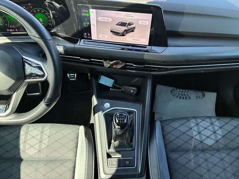 Volkswagen Golf Variant (2022) R-LINE 1.5TSI 110kW CZ DPH - fotka 10 z 11