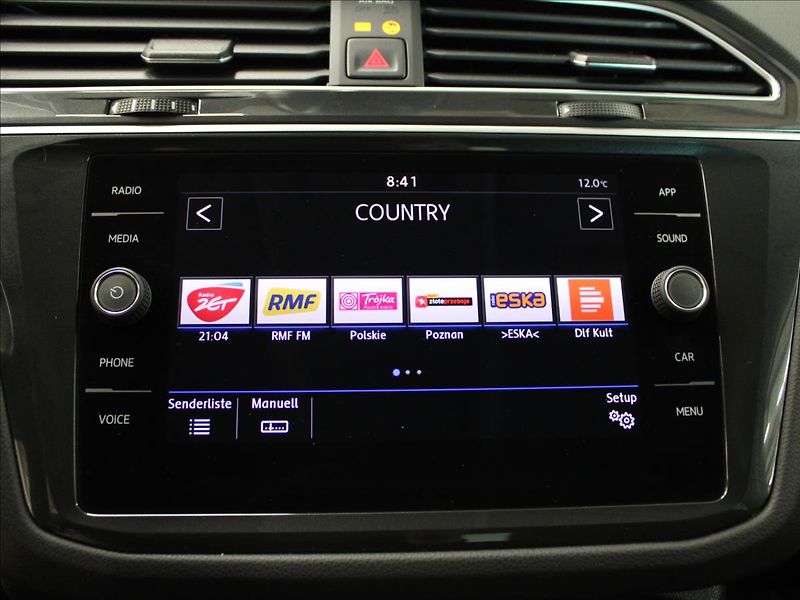 Volkswagen Tiguan 2,0 TSi 140 KW, LED, DSG, 4 Mo - fotka 22 z 30