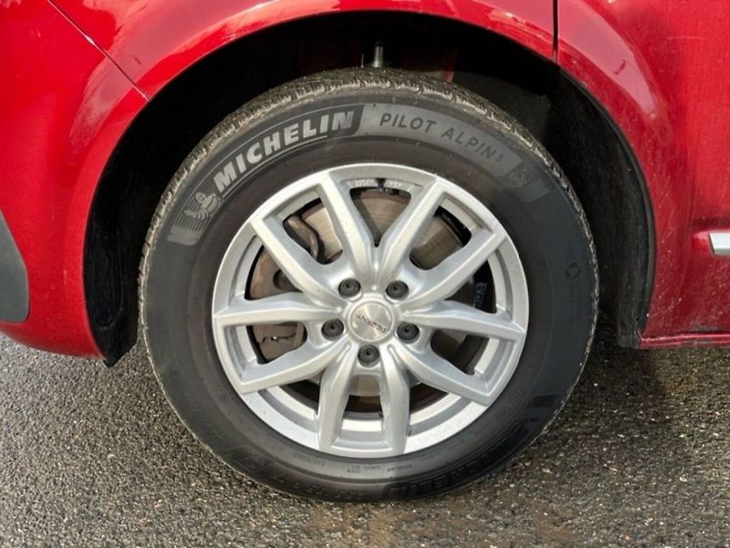 Volkswagen Multivan 2,0TDi,146KW,1.MAJ,CZ,SERVISKA - fotka 14 z 14