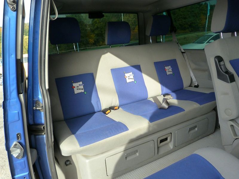 Volkswagen Multivan 2,5 TDI Atlantis - fotka 15 z 36