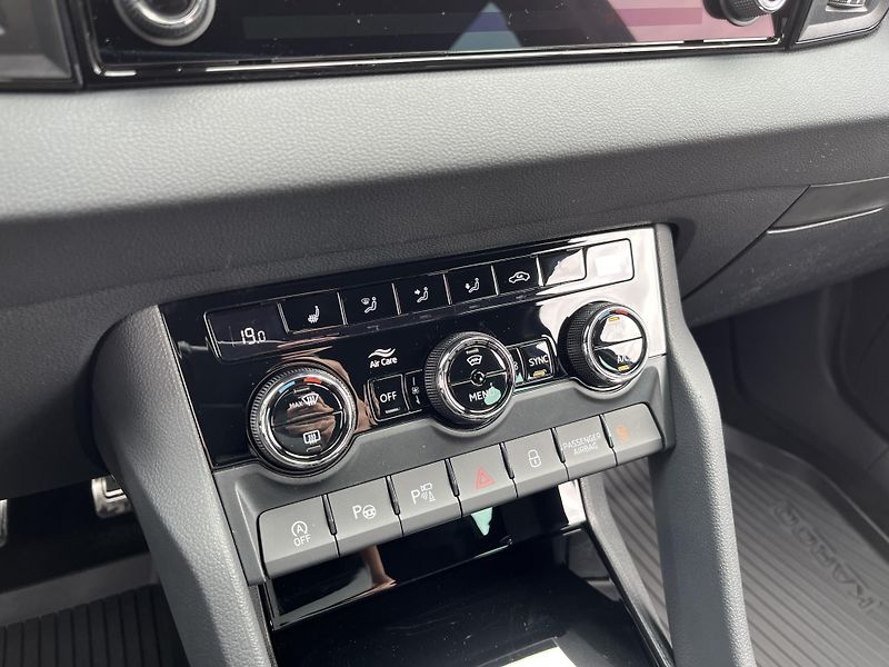 Škoda Karoq SPORTLINE 1.5 A7F 110kW - fotka 16 z 24