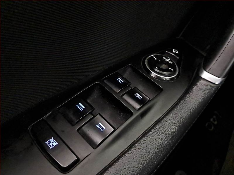 Hyundai i40 (2015) 1.7 CRDi, Navi, Xenony - fotka 21 z 21