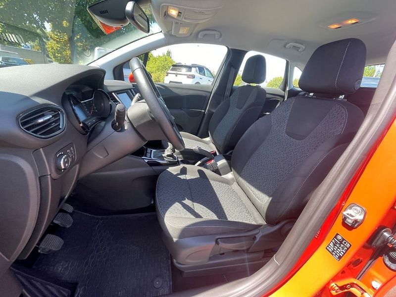 Opel Crossland X Enjoy 1,2 Turbo, ČR, 1. maj - fotka 11 z 33