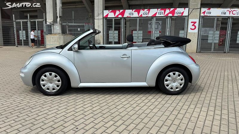 Volkswagen New Beetle (2003) 1.6i, 75kw Kabriolet - fotka 2 z 16