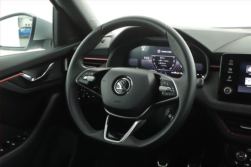 Škoda Kamiq (2024) 1.0 TSI, Drive, Full LED - fotka 12 z 14