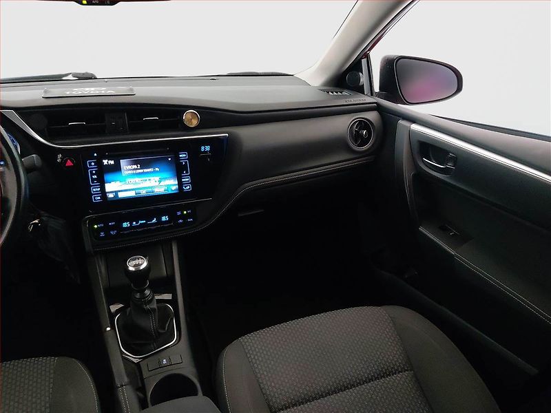 Toyota Corolla (2018) 1.6 Valvematic, Tempomat - fotka 8 z 14