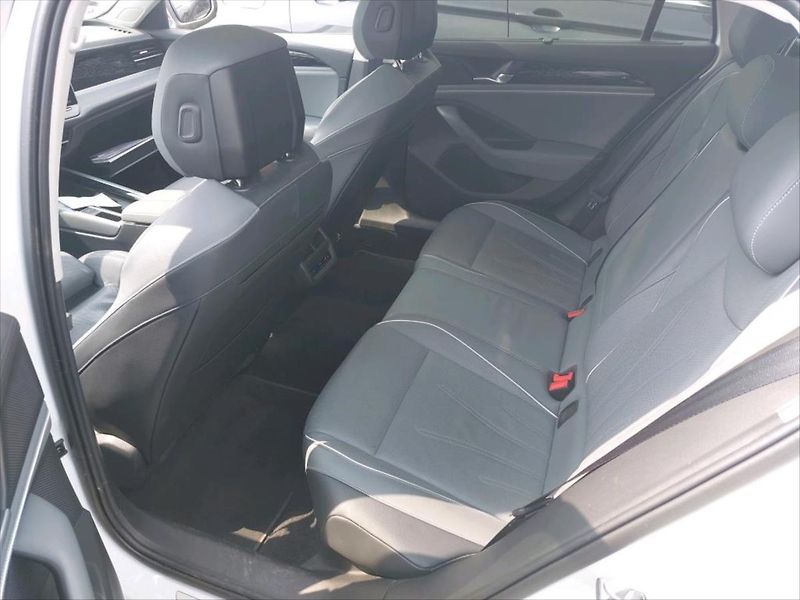 Volkswagen Passat 2,0 TDI PANORAMA,WEBASTO,TAŽNÉ - fotka 6 z 12