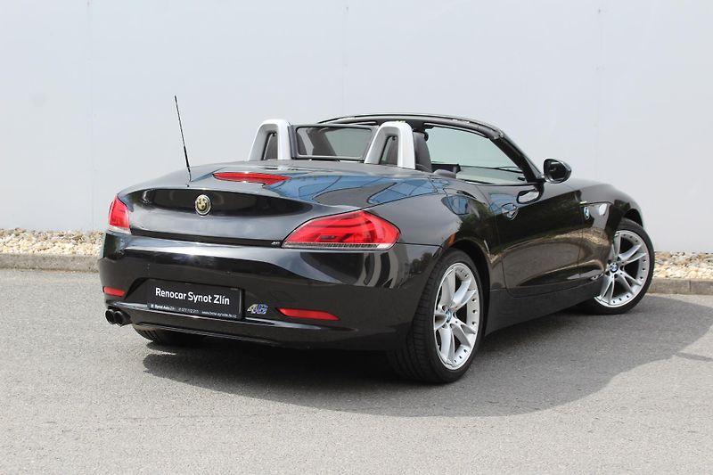 BMW Z4 sDrive23i - fotka 2 z 21