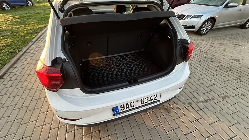 Volkswagen Polo (2022) 1.0 TSI Life  - fotka 10 z 18