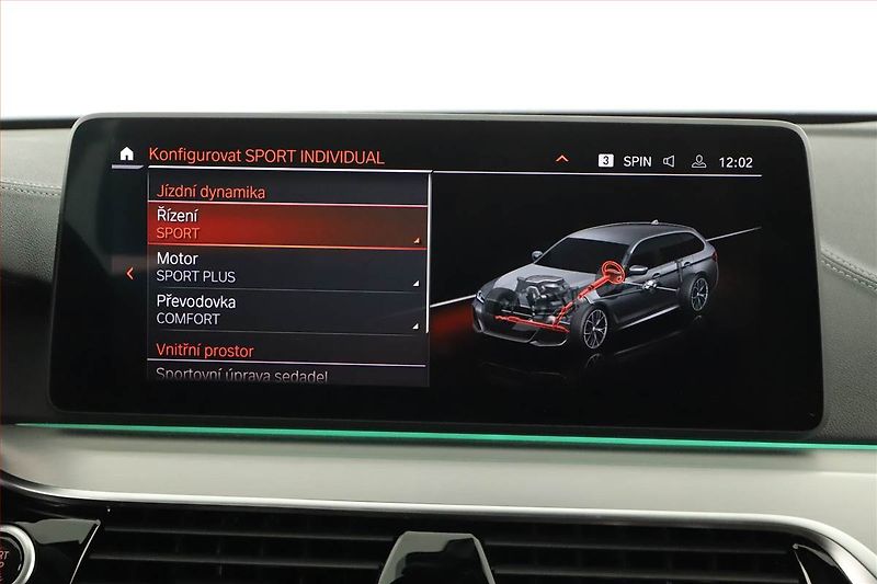 BMW Řada 5 (2021) 540i xDrive - fotka 14 z 20
