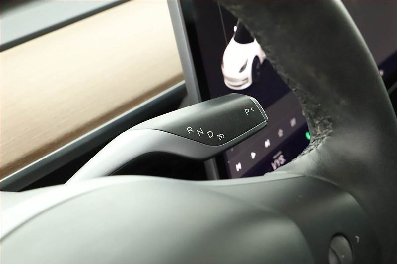 Tesla Model 3 (2020) Std Range Plus 52kWh, SoH 84% - fotka 10 z 21