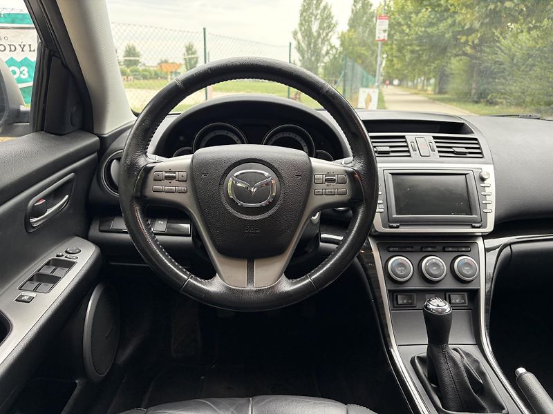 Mazda 6 2.5 Top Bose - fotka 23 z 32