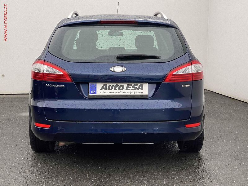 Ford Mondeo (2009) 2.0TDCi, AT, navi - fotka 5 z 20