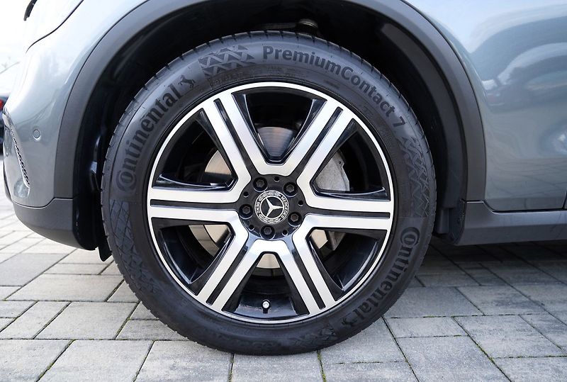 Mercedes-Benz GLC 220d 4Matic/facelift - fotka 16 z 42
