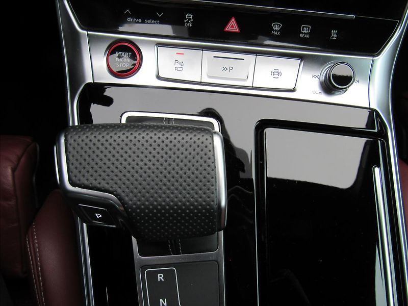 Audi S6 3,0 TDI 253kW Avant Quattro - fotka 22 z 37